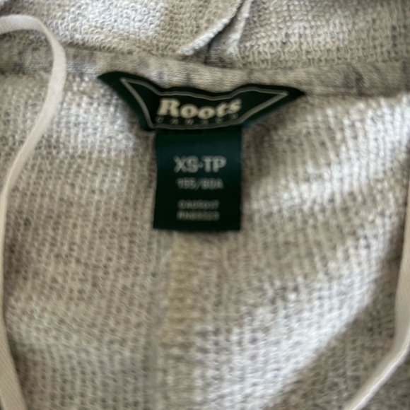 Roots Salt and Pepper Cardigan - Picture 3 of 4